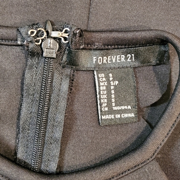 Forever 21 Dress Womens Size Small Black Keyhole Front Halter Neck Bodycon Dress - Picture 13 of 13